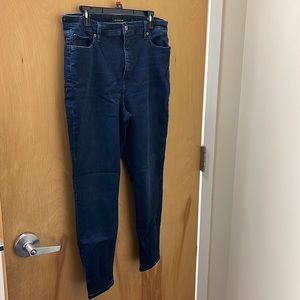 LUCKY BRAND SKINNY JEANS 🍀